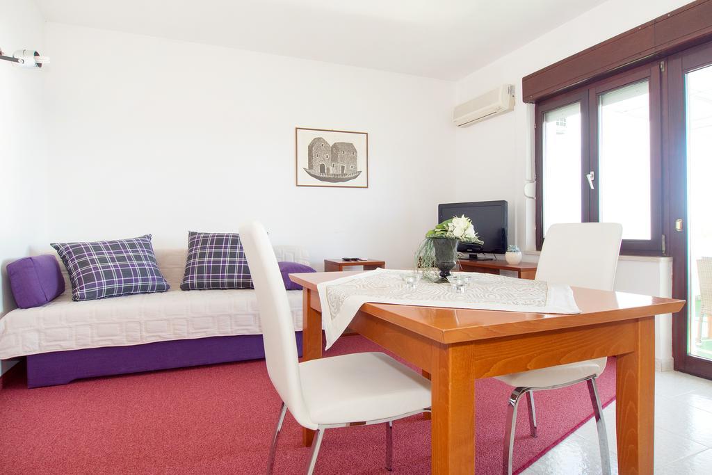 Beach Guesthouse Mediteran Podstrana Oda fotoğraf