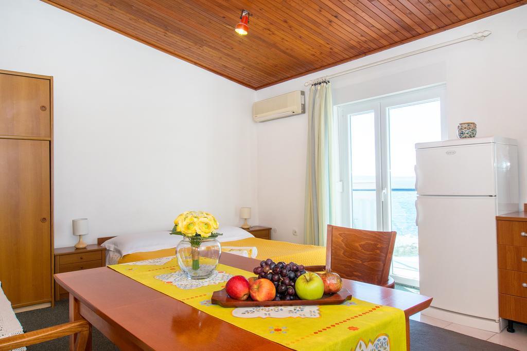 Beach Guesthouse Mediteran Podstrana Oda fotoğraf