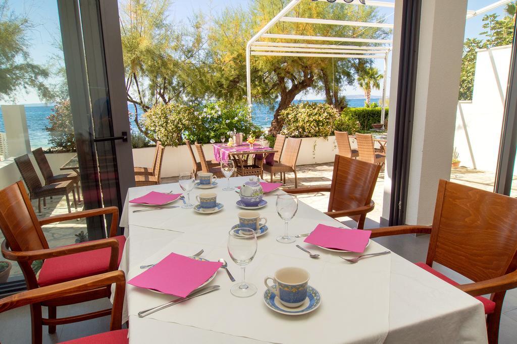 Beach Guesthouse Mediteran Podstrana Oda fotoğraf