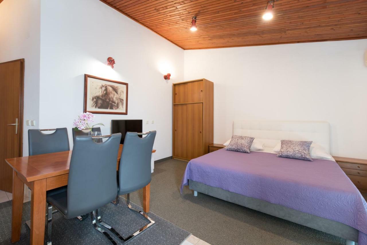 Beach Guesthouse Mediteran Podstrana Dış mekan fotoğraf